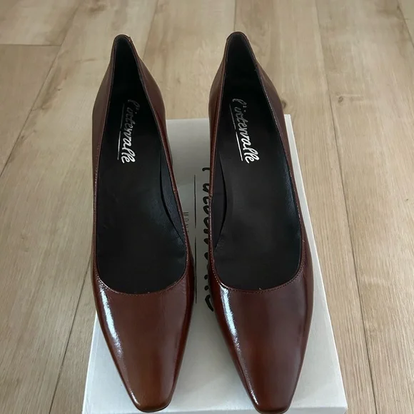 LINTERVALLE - Leather square high heels - Picture 2 of 5